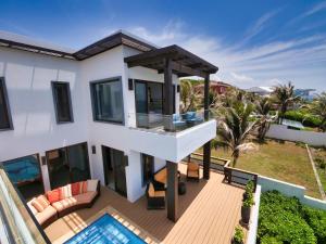 Φωτογραφία από το άλμπουμ του Eagle Ray - A Luxurious Waterfront Villa, σε Gibson Bight