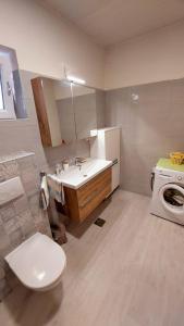 Bilik mandi di Apartment Nadi