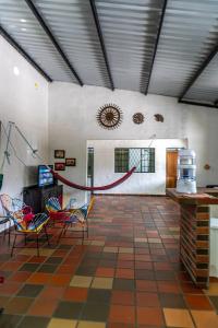 TV a/nebo společenská místnost v ubytování Casa Rivera Del Castillo + 37 fotografií