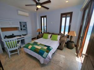 Ảnh trong thư viện ảnh của Eagle Ray ở Gibson Bight