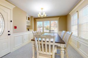 Gallery image of Three Bedroom - Victory Residence in Holyoke
