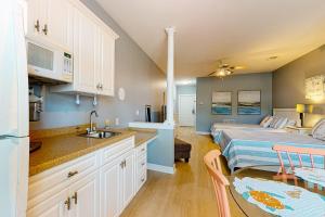 Gallery image of Sea Trail Golf-Beach Mini Suite in Sunset Beach +11 photos