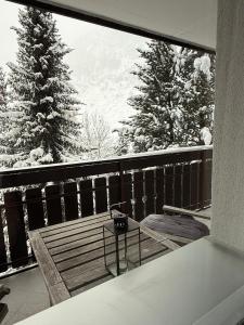 Balkón nebo terasa v ubytování Apartment Snowball, Modern, cosy, Matterhorn views