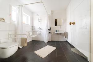 Koupelna v ubytování Zweite Heimat 49 0 N + 27 fotografií