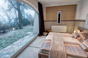 Imagem da galeria de Private Wellness Apartment em Pécs