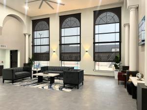 Posezení v ubytování Studio 6 Suites Brenham, TX