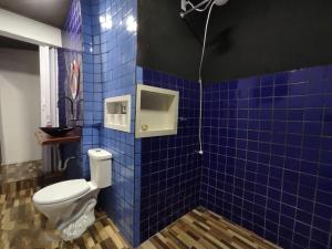 Ένα μπάνιο στο Lofts Toca das Corujas - Piscina e jacuzzi com aquecimento solar +79 φωτογραφίες