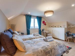 Φωτογραφία από το άλμπουμ του Chambre spacieuse avec sauna et vélos électriques à Vyans-le-Val - FR-1-583-264 σε Vyans