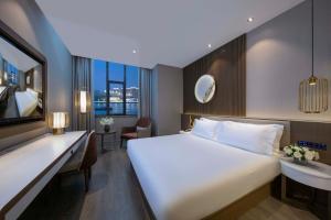 Katil atau katil-katil dalam bilik di Crystal Hotel Shanghai Lujiazui Oriental Pearl Tower