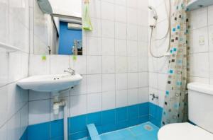 Ένα μπάνιο στο 1137 Hostel +16 φωτογραφίες