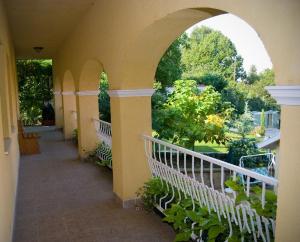A garden outside Hársfa Szálló
