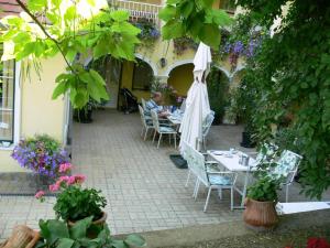 A garden outside Hársfa Szálló