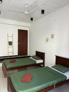 Biljarðborð á Hari Hari Hostel