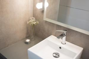 A bathroom at Granada Home Centro