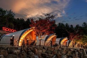 Fotografie z fotogalerie ubytování Pocheon Spoon Glamping N Caravan v destinaci Pchočchon