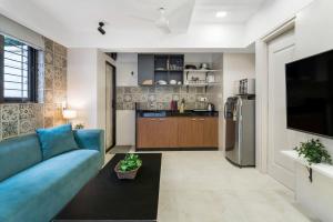 Una cocina o cocineta en Dido 1BHK Bandra W by The Bombay Home Company