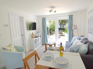 Khu vực ghế ngồi tại The Rath Cottage