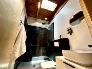 Ένα μπάνιο στο 32 on Park Unit 10 +26 φωτογραφίες