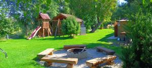 Φωτογραφία από το άλμπουμ του Romantická chalupa na samote σε Jahodná