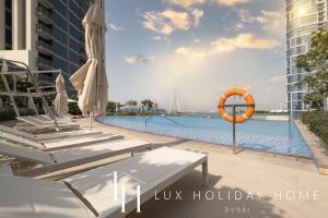 Fotografie z fotogalerie ubytování LUX 52 42 Deluxe Marina View Suite 2 v Dubaji