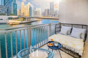 Fotografie z fotogalerie ubytování LUX 52 42 Deluxe Marina View Suite 2 v Dubaji