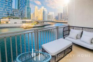 Fotografie z fotogalerie ubytování LUX 52 42 Deluxe Marina View Suite 2 v Dubaji