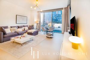 Fotografie z fotogalerie ubytování LUX 52 42 Deluxe Marina View Suite 2 v Dubaji