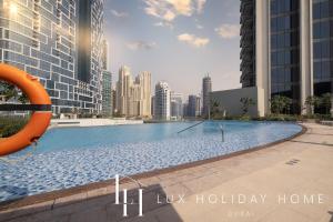 Fotografie z fotogalerie ubytování LUX 52 42 Deluxe Marina View Suite 2 v Dubaji