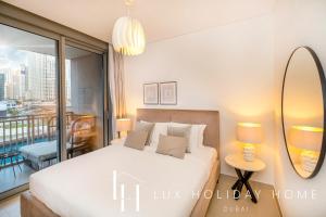 Fotografie z fotogalerie ubytování LUX 52 42 Deluxe Marina View Suite 2 v Dubaji