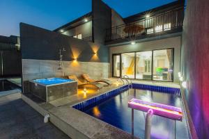 Bazén v ubytování Wando P237 Poolvilla nebo v jeho okolí