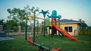 Herní místnost nebo prostor pro děti v ubytování The Solitaire Bliss