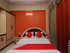 Super Hotel O Akash Regency客房内的一张或多张床位