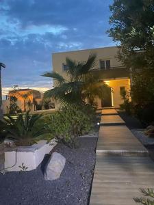 Imagen de la galería de Villa moderne avec Piscine, grand terrain à 7 mn de la mer, en Frontignan 56 fotos más