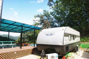 Fotografie z fotogalerie ubytování Gapyeong Forest Caravan Land v destinaci Gapyeong