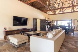 Μια τηλεόραση ή/και κέντρο ψυχαγωγίας στο Villa Lotus Dencarik