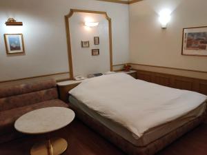 Lova arba lovos apgyvendinimo įstaigoje アネックス艶 -大人専用-