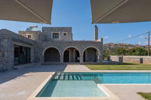 Gallery image of Villa Vilana with private pool in Atsipádhes