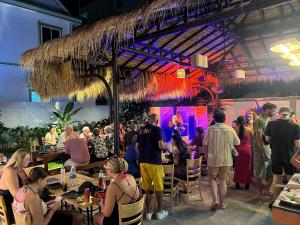 Clients de The Funky Village
