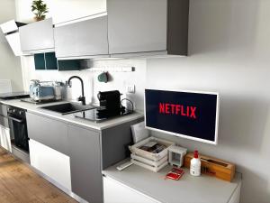 Una cocina o cocineta en VinHome