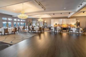 Posezení v ubytování Riverview Inn & Suites, Ascend Hotel Collection