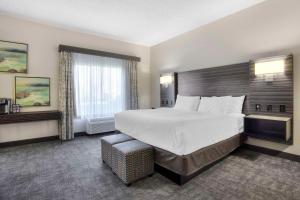 Postel nebo postele na pokoji v ubytování Hells Canyon Grand Hotel, Ascend Hotel Collection