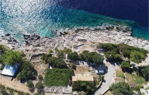 Φυσικό τοπίο κοντά σε αυτή η παραθεριστική κατοικία +29 φωτογραφίες