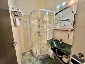 Koupelna v ubytování Hotel Helin Aeroport - Craiova