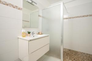 Koupelna v ubytování Suite avec spa vue et jardin