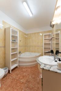 Kúpeľňa v ubytovaní Casa Resi + 37 fotografií