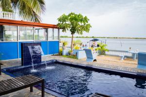 Bazén v ubytování Dinuda Resort nebo v jeho okolí