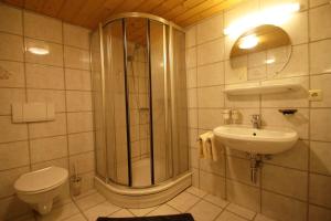 Kúpeľňa v ubytovaní Vendula Montafon + 15 fotografií