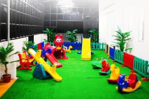 Athirappilly Rainland Resort的儿童俱乐部