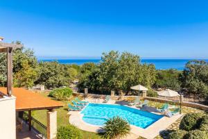 Πισίνα στο ή κοντά στο Villa Daphni