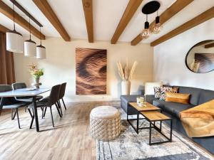 Posedenie v ubytovaní SPOTLIGHT 4YOU City Apartment with parking by belle-stay